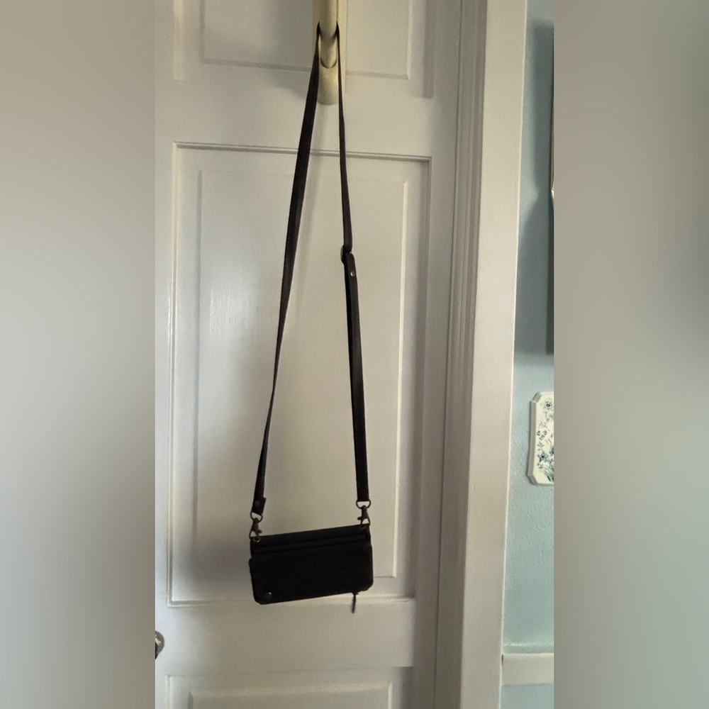 iPhone 15 CaseMe Black Crossbody Bag/Case